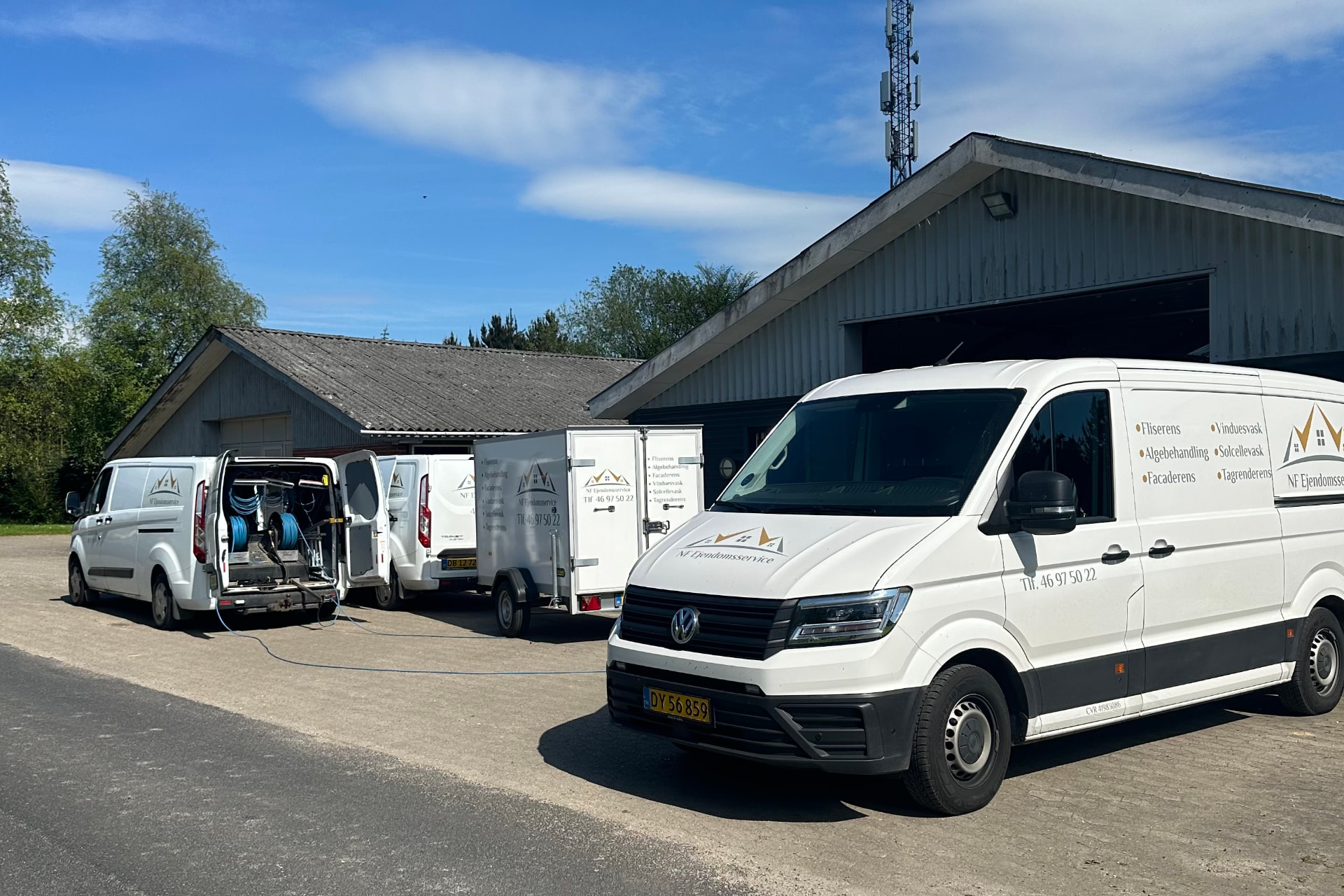 NF Ejendomsservices varevogne og trailer med udstyr