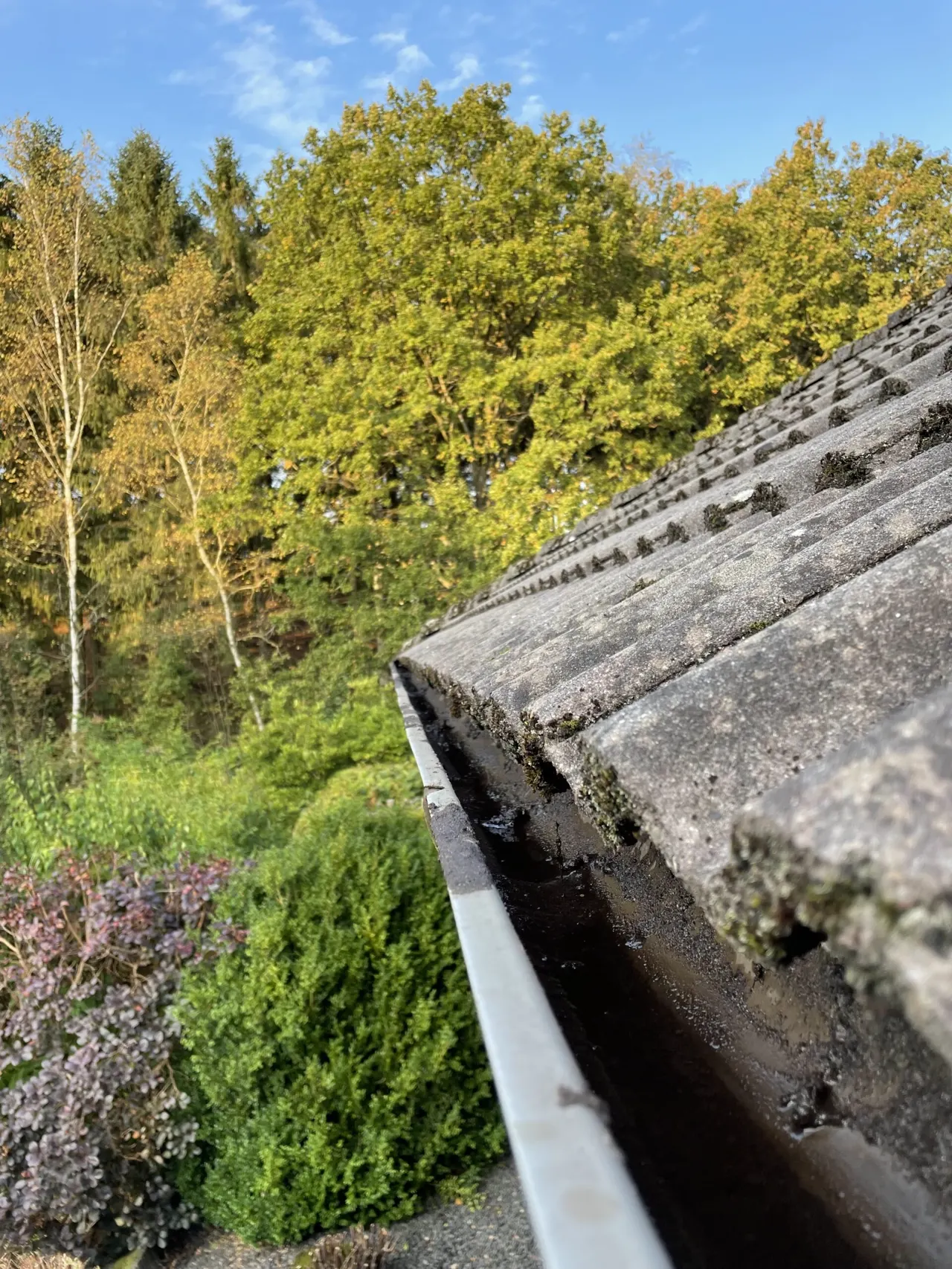 Tagrende renset i bunden efter rensning